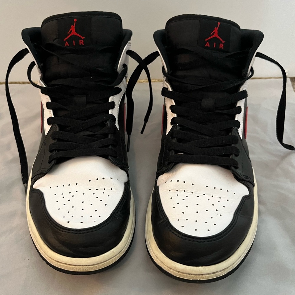 Nike Air Jordan 1 - Mid Chile size 10.5 - Picture 2 of 7